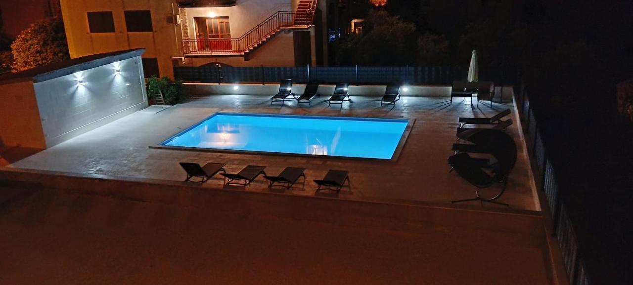 Apartmani Beran Сегет Враница Екстериор снимка
